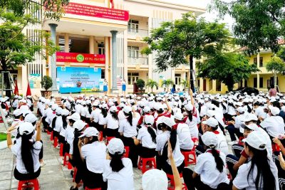 Trường Nguyễn Hữu Tiến tổ chức phát động phong trào học